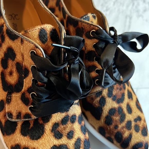 Johnston & Murphy Women Dakota leopard calf hair lace up sneaker size 6 - Picture 8 of 8